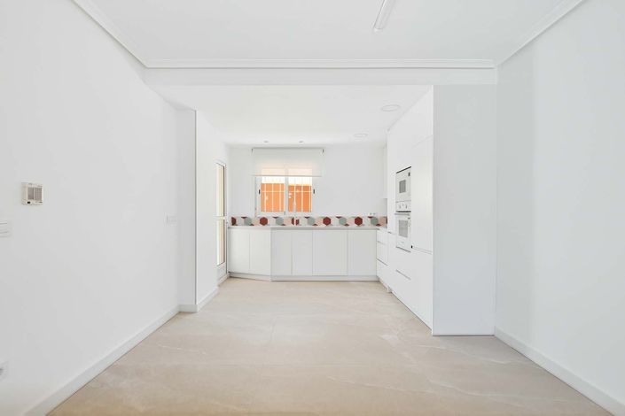 Image No.9-2 Bed Apartment for sale
