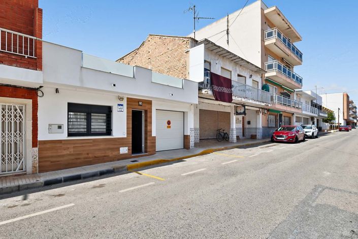 Image No.2-2 Bed Townhouse for sale