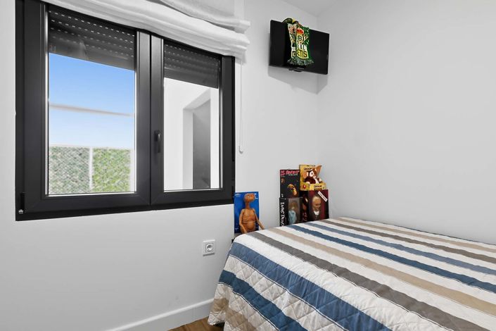 Image No.21-2 Bed Townhouse for sale