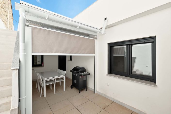 Image No.25-2 Bed Townhouse for sale