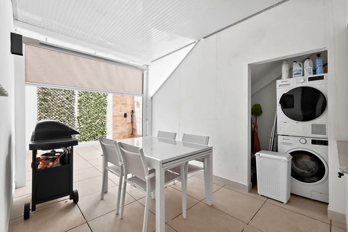 Image No.26-2 Bed Townhouse for sale