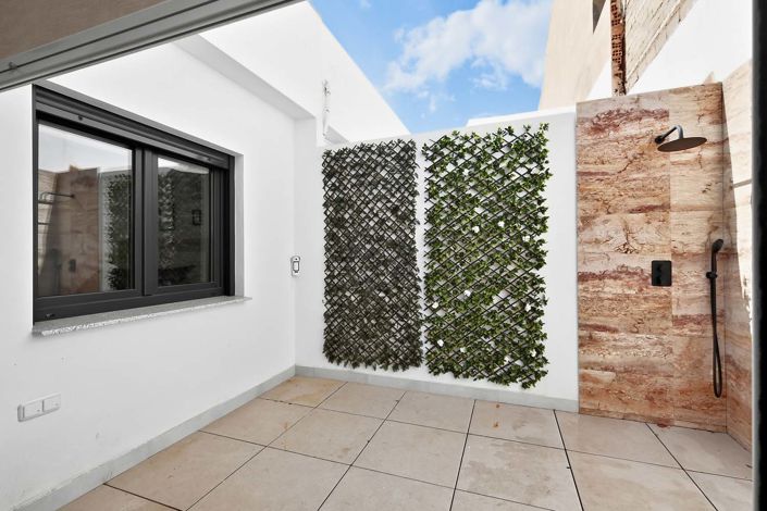 Image No.28-2 Bed Townhouse for sale