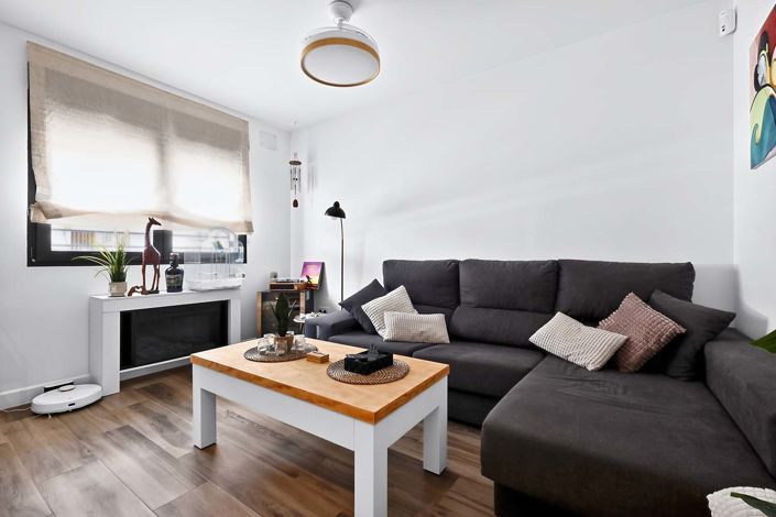 Image No.6-2 Bed Townhouse for sale