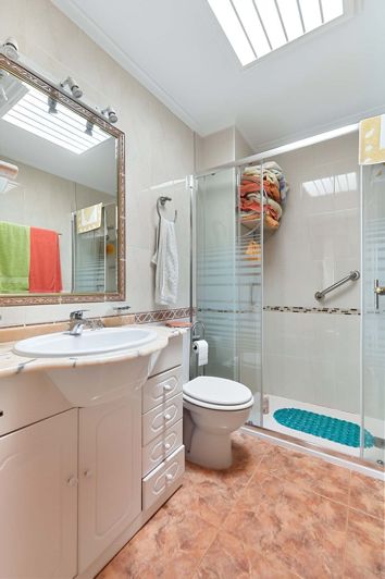 Image No.22-2 Bed Property for sale