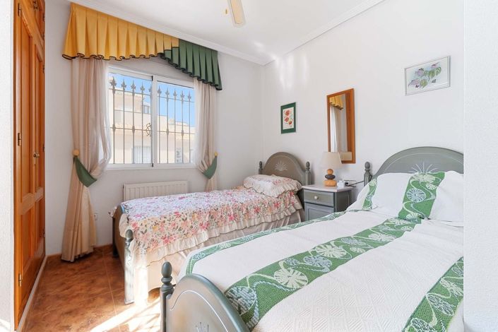 Image No.26-2 Bed Property for sale