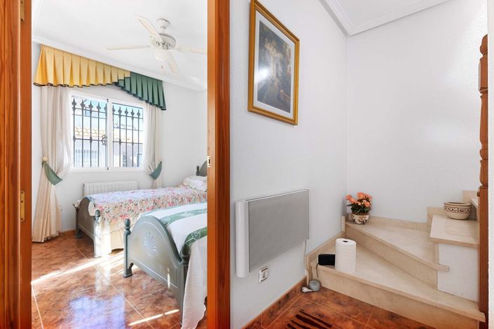 Image No.28-2 Bed Property for sale