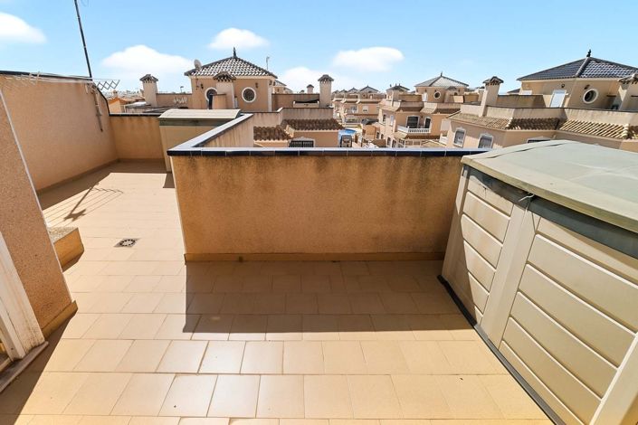 Image No.36-2 Bed Property for sale