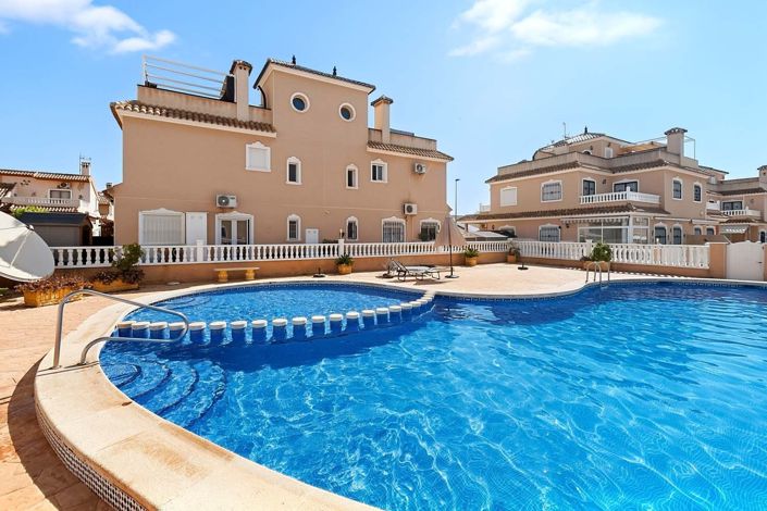 Image No.50-2 Bed Property for sale