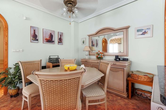 Image No.7-2 Bed Property for sale