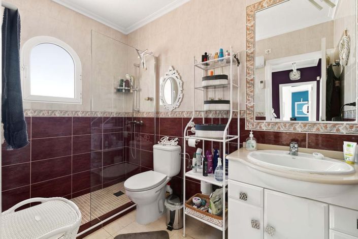 Image No.20-3 Bed Villa for sale