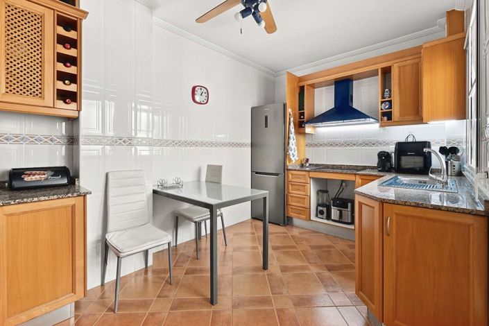 Image No.13-3 Bed Apartment for sale