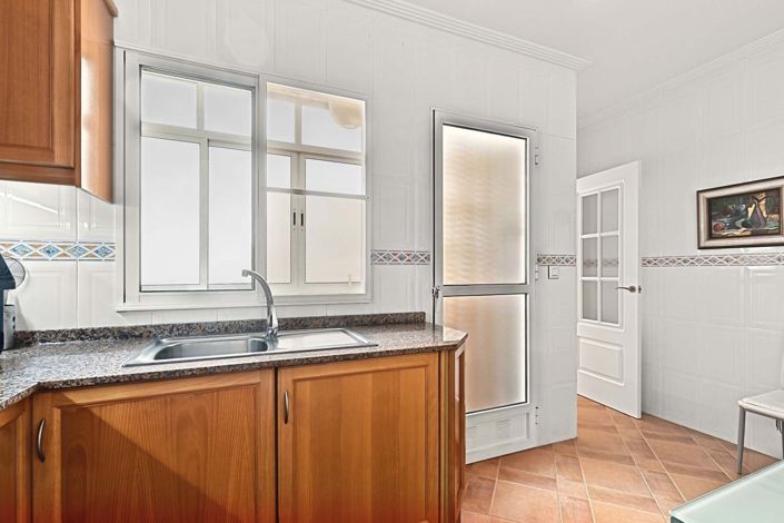 Image No.14-3 Bed Apartment for sale