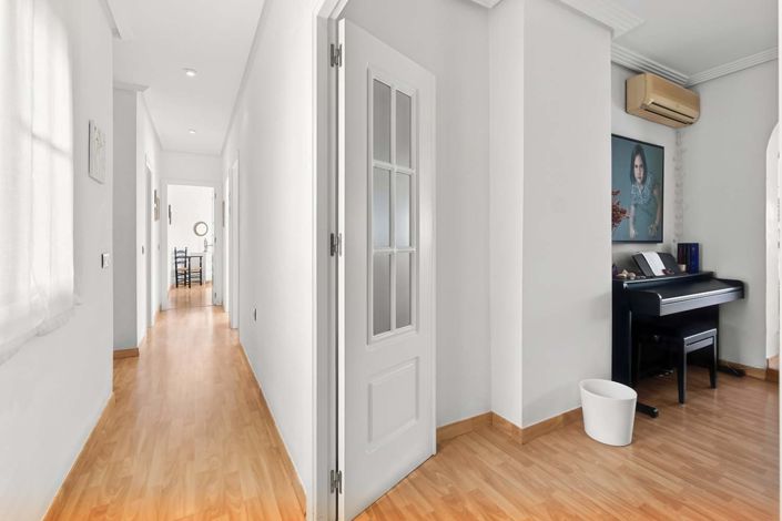 Image No.17-3 Bed Apartment for sale
