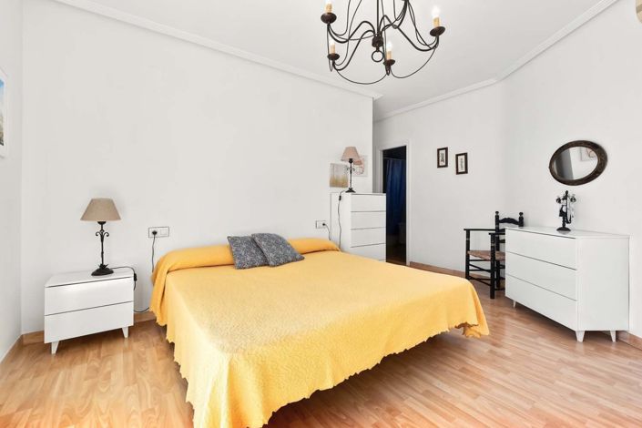 Image No.18-3 Bed Apartment for sale