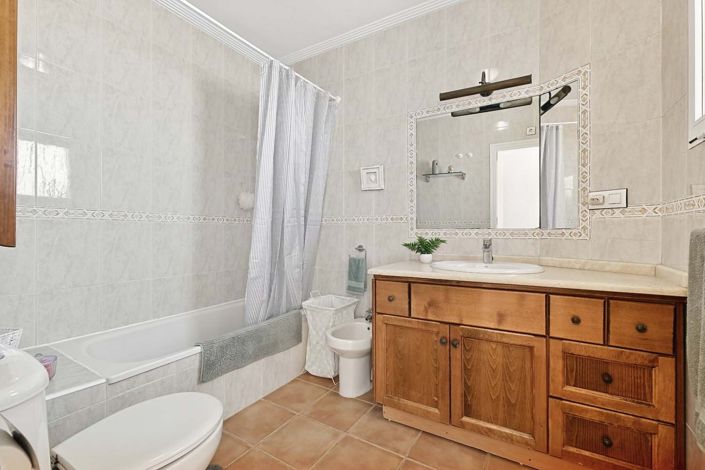 Image No.22-3 Bed Apartment for sale