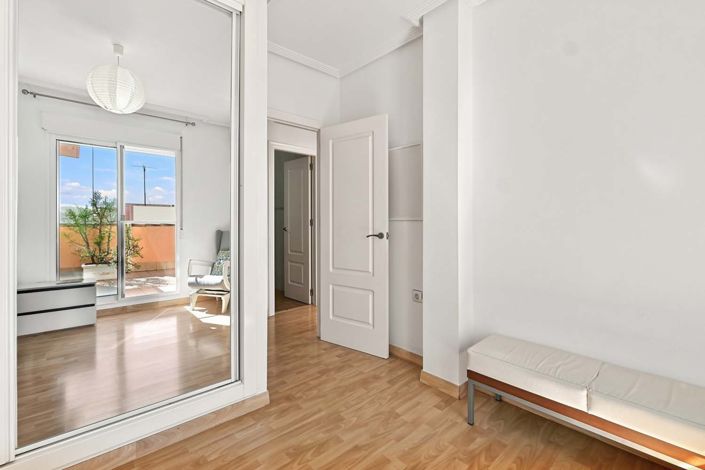Image No.28-3 Bed Apartment for sale