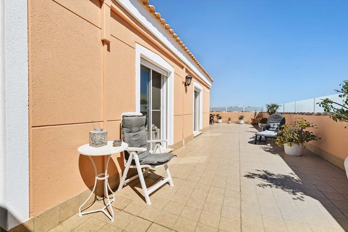 Image No.40-3 Bed Apartment for sale