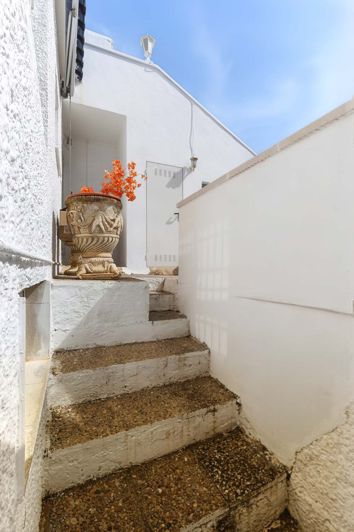 Image No.35-3 Bed Villa for sale