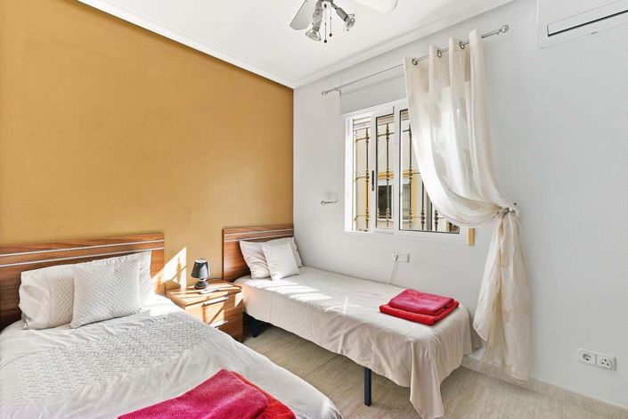 Image No.18-2 Bed Townhouse for sale