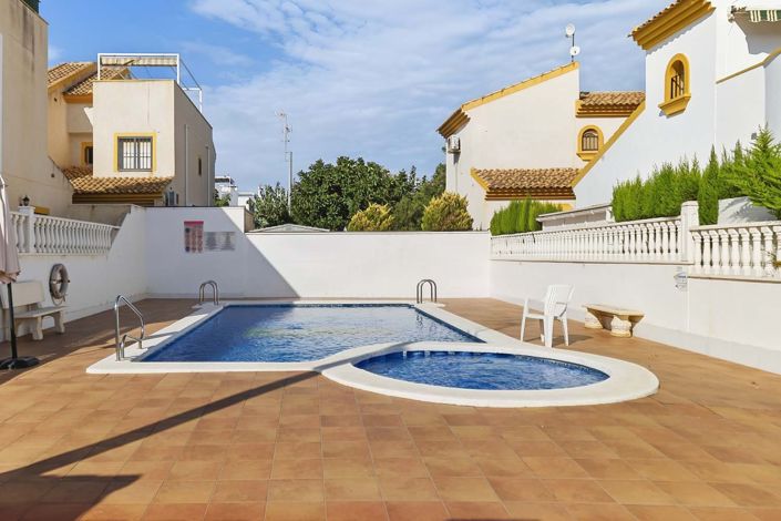 Image No.3-2 Bed Townhouse for sale