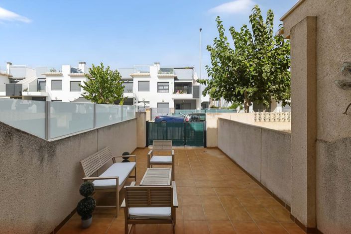 Image No.25-2 Bed Townhouse for sale