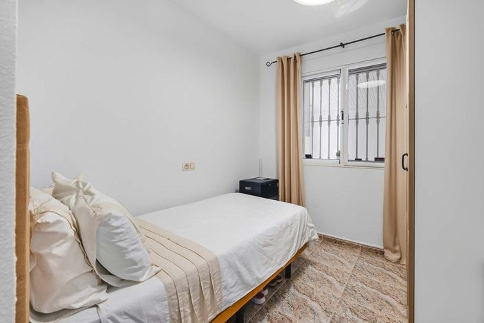 Image No.18-3 Bed Villa for sale