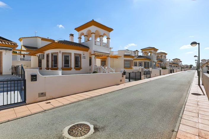 Image No.35-2 Bed Villa for sale