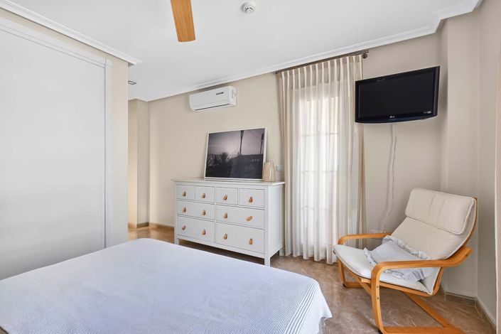 Image No.20-2 Bed Apartment for sale