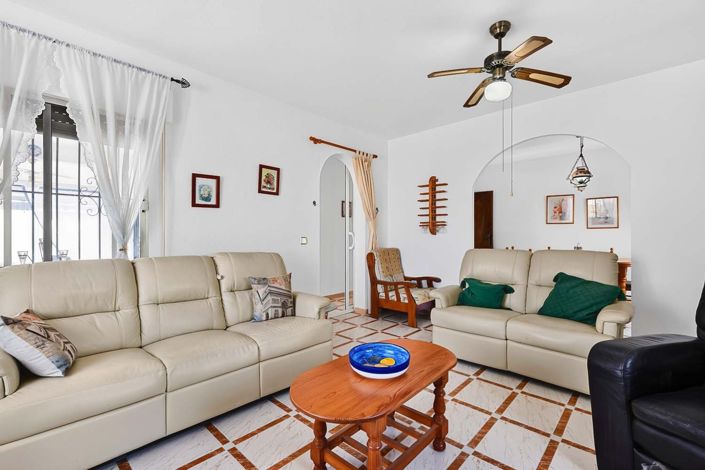 Image No.8-4 Bed Villa for sale