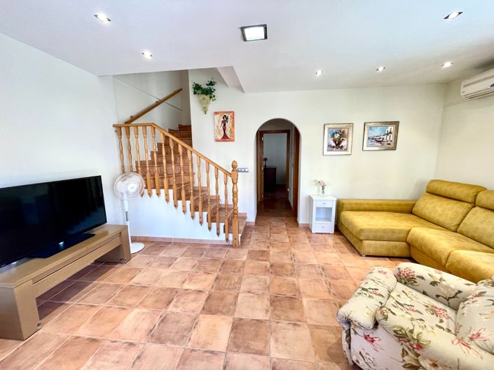Image No.16-4 Bed Townhouse for sale