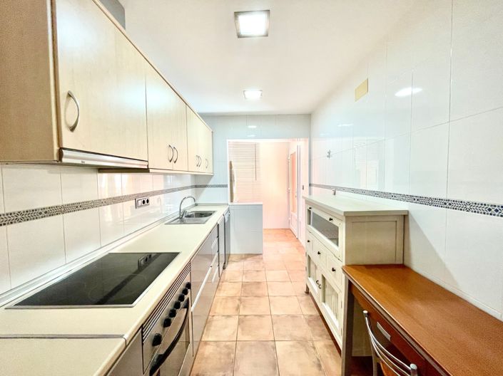Image No.4-4 Bed Townhouse for sale