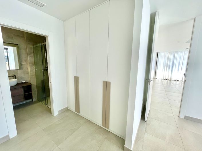 Image No.18-3 Bed Villa for sale