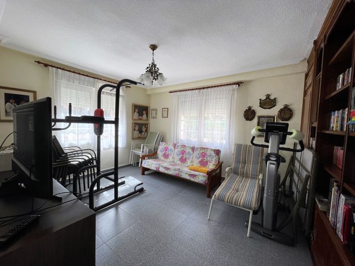 Image No.19-8 Bed Villa for sale