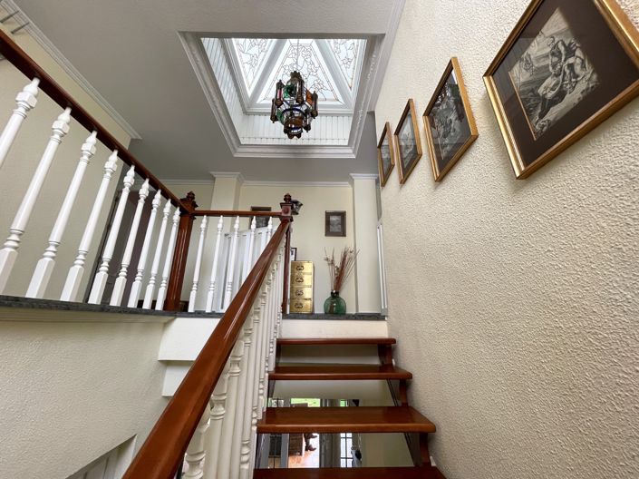 Image No.24-8 Bed Villa for sale