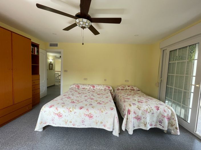 Image No.30-8 Bed Villa for sale