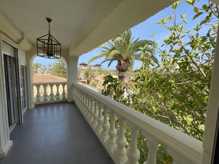 Image No.50-8 Bed Villa for sale