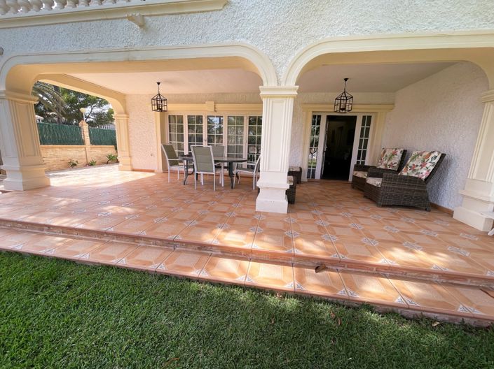 Image No.7-8 Bed Villa for sale