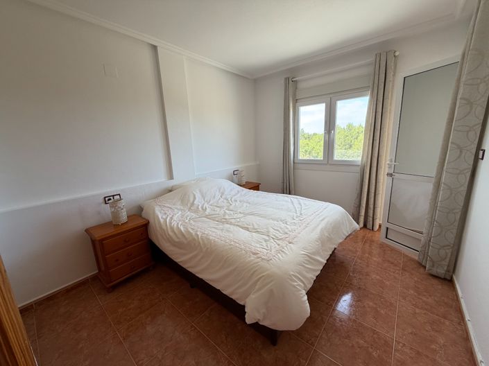 Image No.13-2 Bed Townhouse for sale