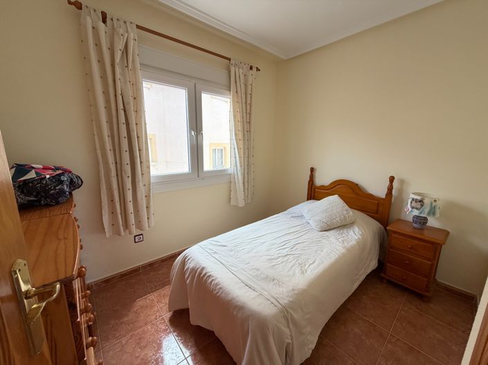 Image No.16-2 Bed Townhouse for sale