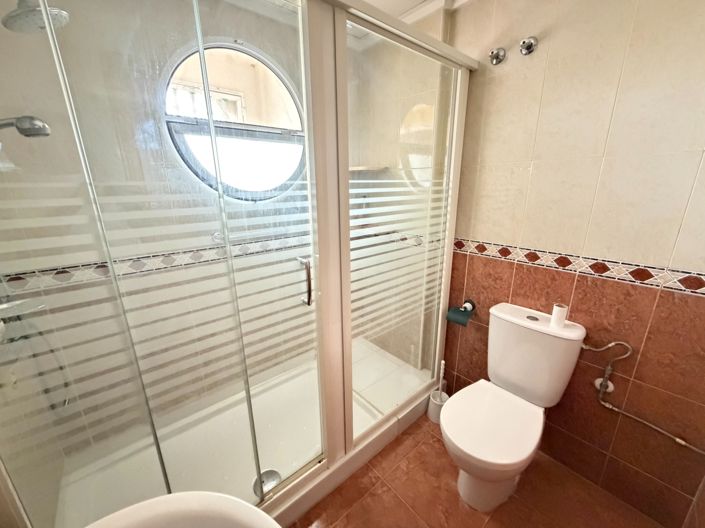 Image No.17-2 Bed Townhouse for sale