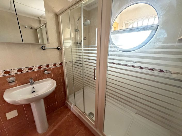 Image No.25-2 Bed Townhouse for sale