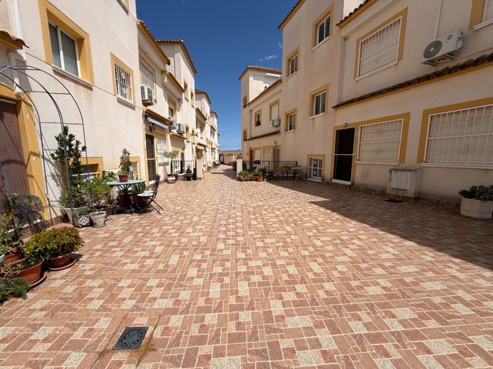 Image No.29-2 Bed Townhouse for sale