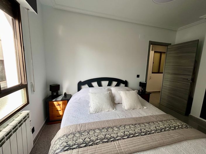 Image No.19-3 Bed Apartment for sale