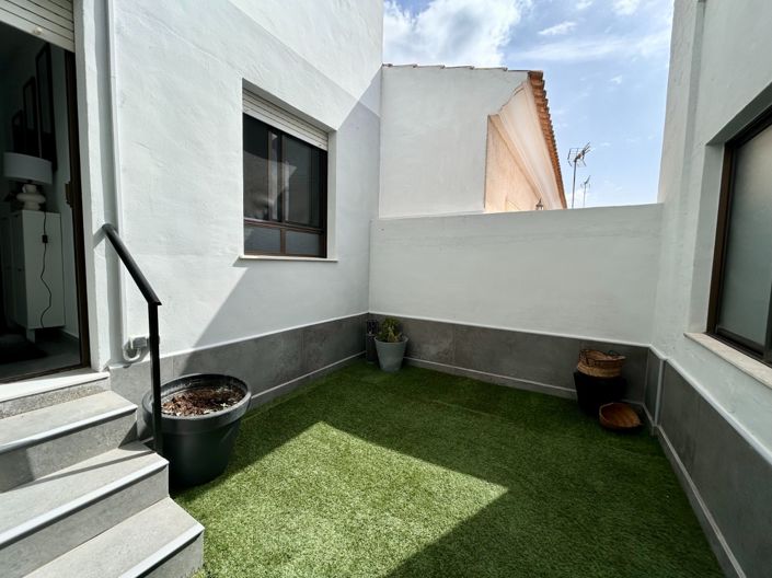 Image No.23-3 Bed Apartment for sale