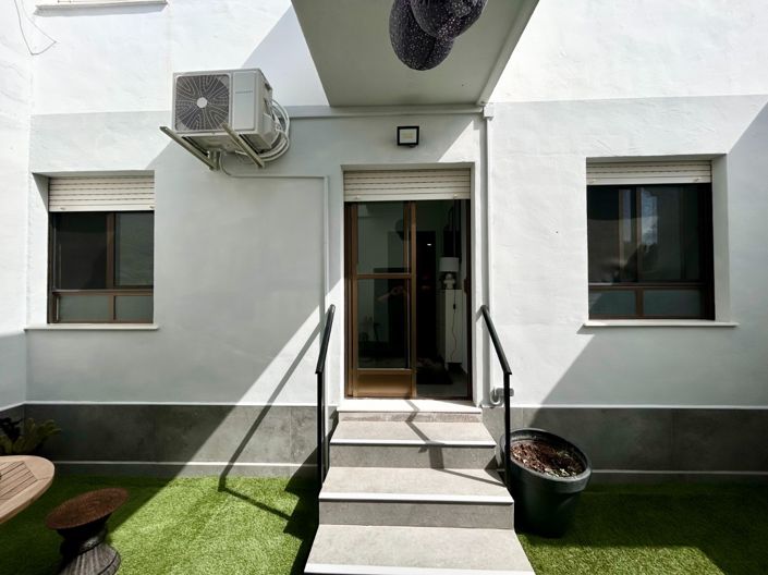 Image No.24-3 Bed Apartment for sale