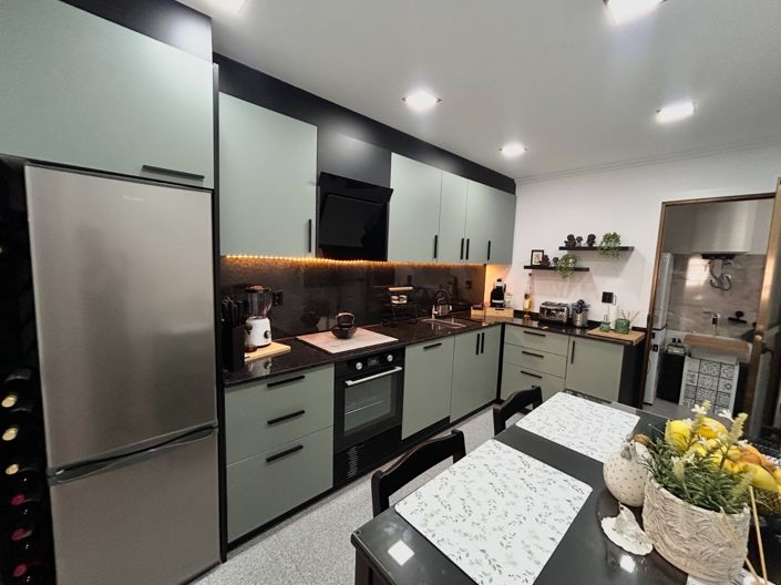 Image No.33-3 Bed Apartment for sale