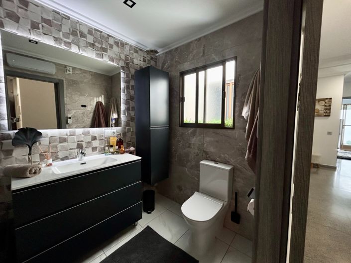Image No.39-3 Bed Apartment for sale