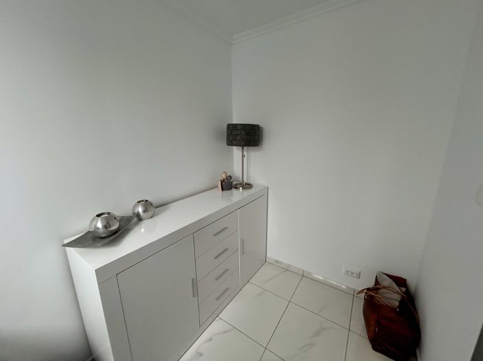 Image No.41-3 Bed Apartment for sale
