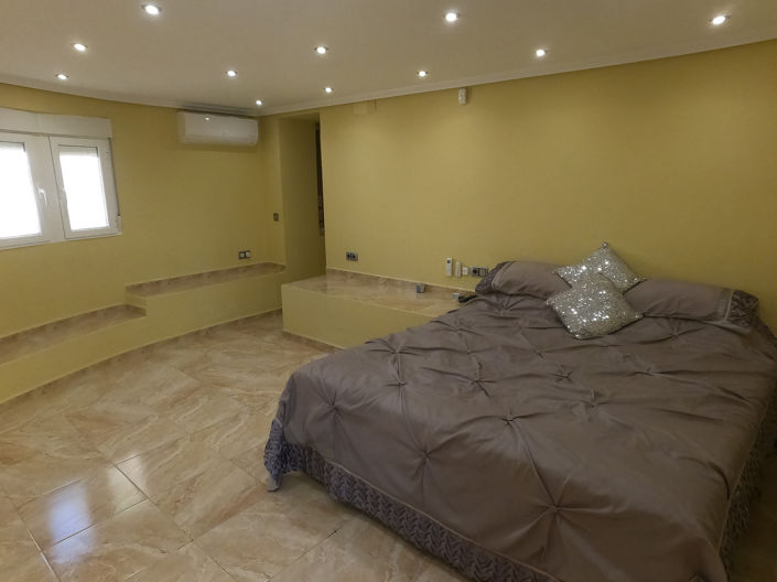 Image No.34-5 Bed Villa for sale
