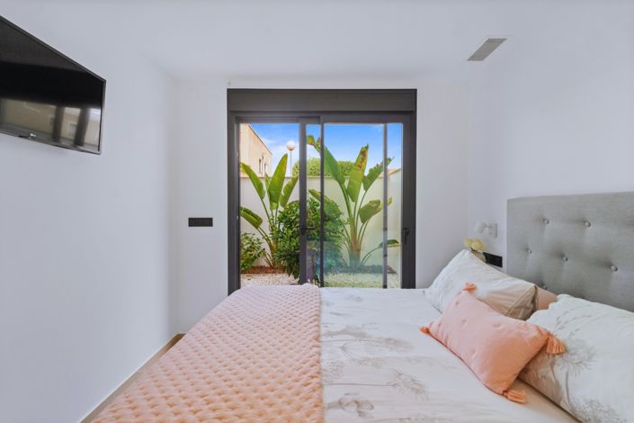 Image No.17-3 Bed Villa for sale